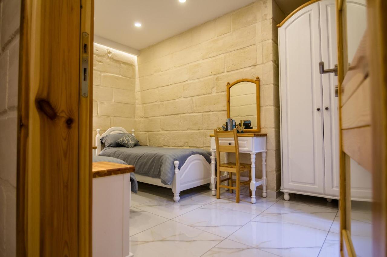 Ta' Gilard - Lovely Renovated Holiday Home Żabbar Buitenkant foto